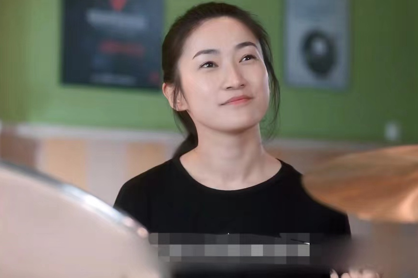 米娜(校園題材劇《別碰我心底的小柔軟》中的角色) 米娜(校園題材劇《別碰我心底的小柔軟》中的角色)