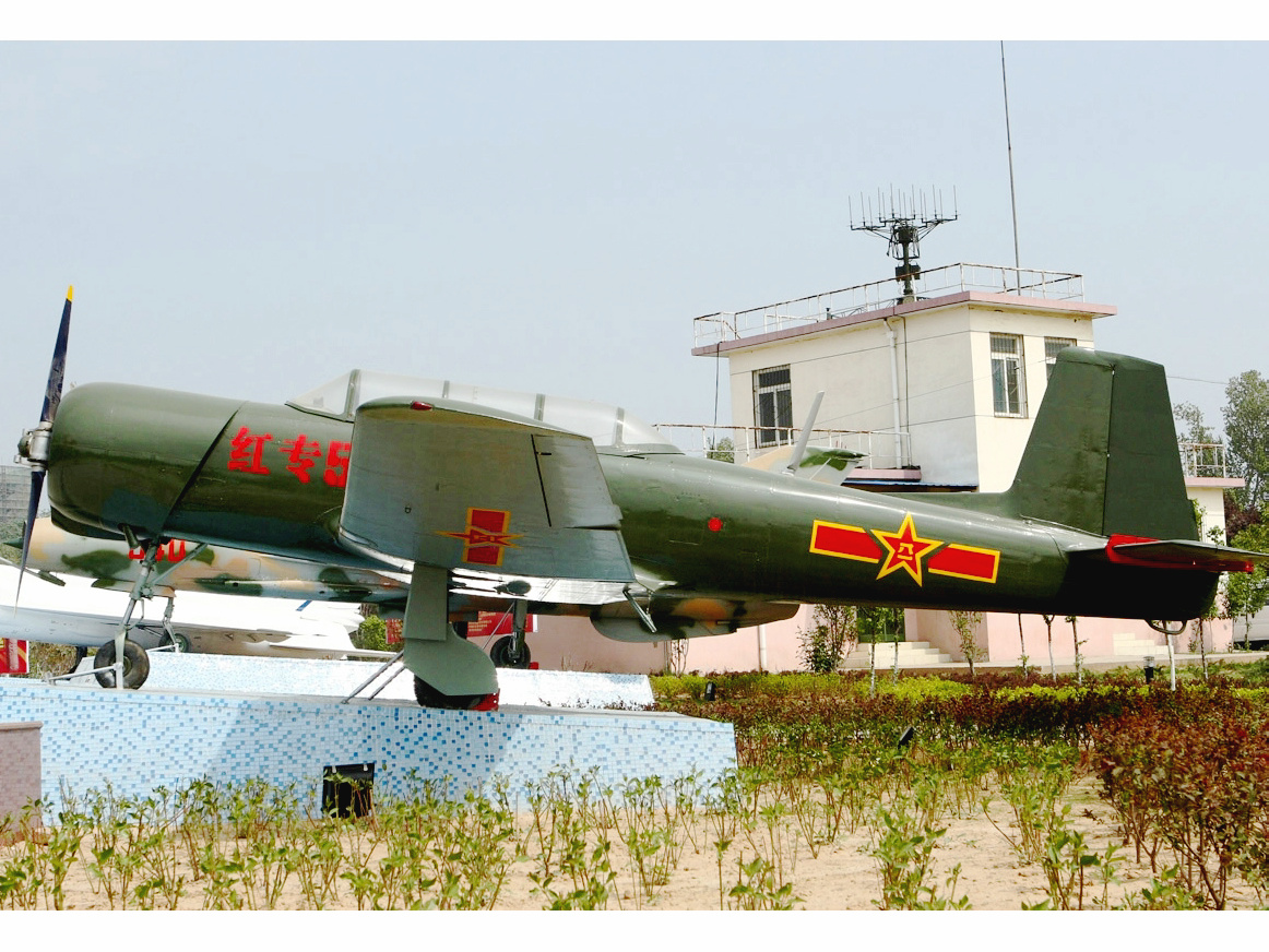 保存在中國試飛院的初教-6（“紅專502”）