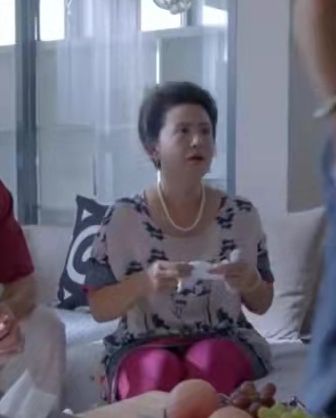 王秀美(電視劇《我們最美好的十年》中的角色,由徐美玲飾演) 王秀美(電視劇《我們最美好的十年》中的角色,由徐美玲飾演)