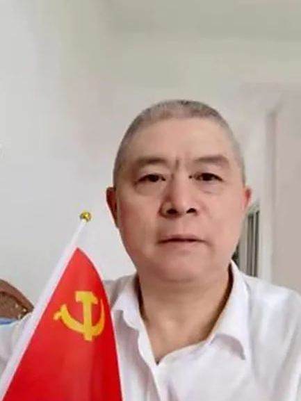楊成永(廣元市劍閣縣幫幫我志願者協會會長) 楊成永(廣元市劍閣縣幫幫我志願者協會會長)