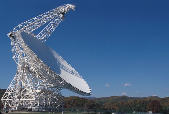 110米大口徑全可動射電望遠鏡