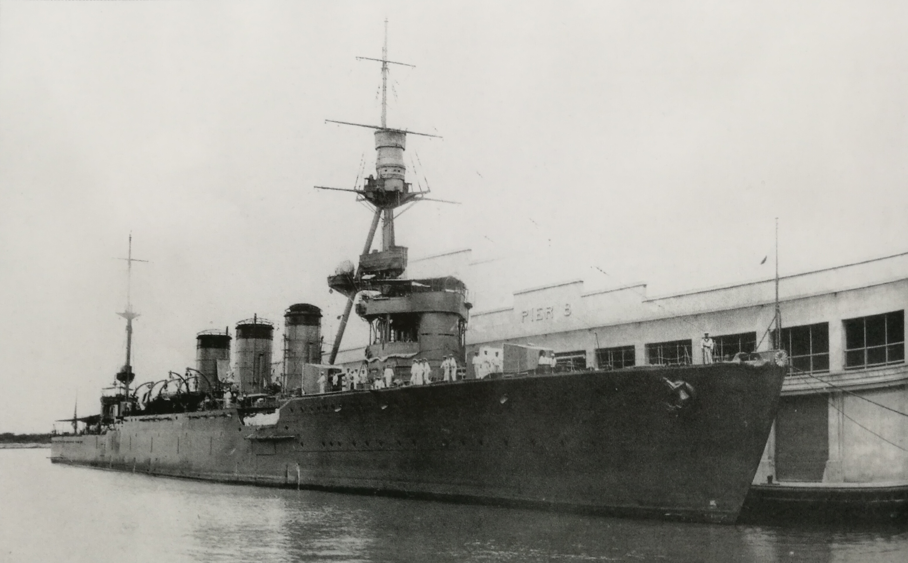 1939年8月15日停泊於火奴魯魯的多摩號