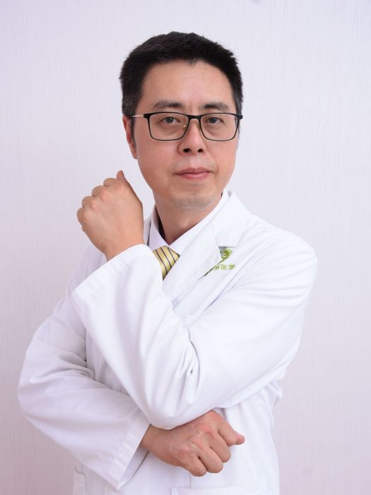 王懷德(成都高新瞳顏醫療美容門診部執業醫師) 王懷德(成都高新瞳顏醫療美容門診部執業醫師)