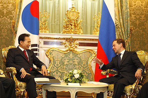 2008年會見俄羅斯總統梅德韋傑夫