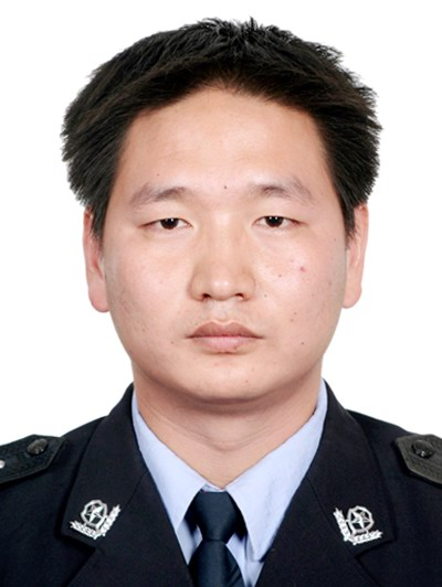陳磊(山東省菏澤市鄄城縣公安局鳳凰派出所原指導員、三級警長) 陳磊(山東省菏澤市鄄城縣公安局鳳凰派出所原指導員、三級警長)