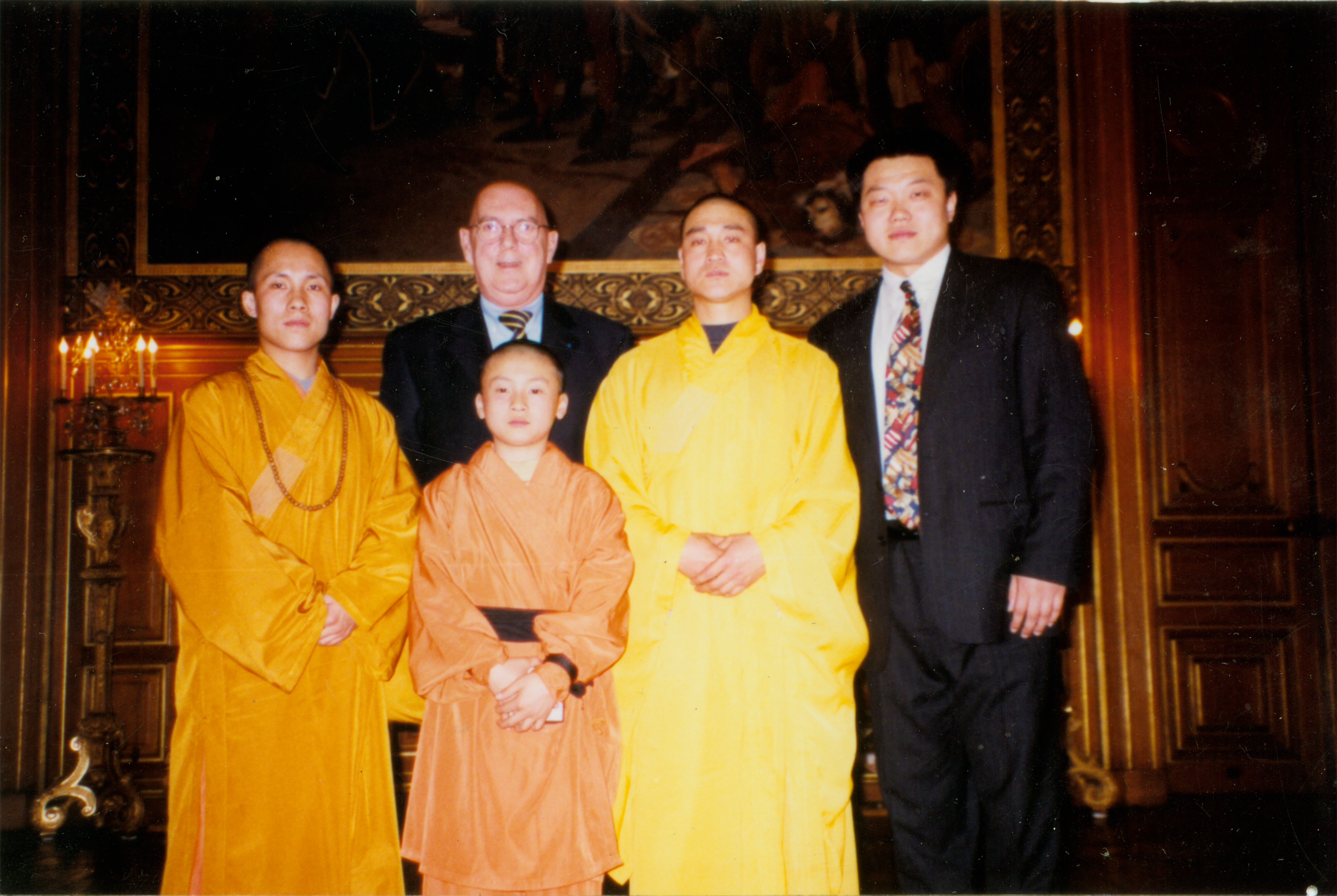1997年釋德建禪師與趙樹勛巴黎市長合影
