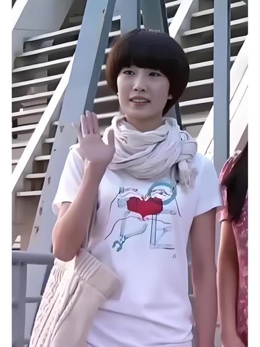 葉彤(《花開半夏》中的角色，由馬曉燦飾演)