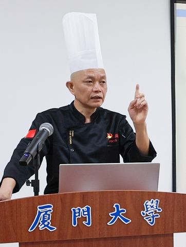林勇(中國烹飪名師、福建省餐飲業優秀教師) 林勇(中國烹飪名師、福建省餐飲業優秀教師)