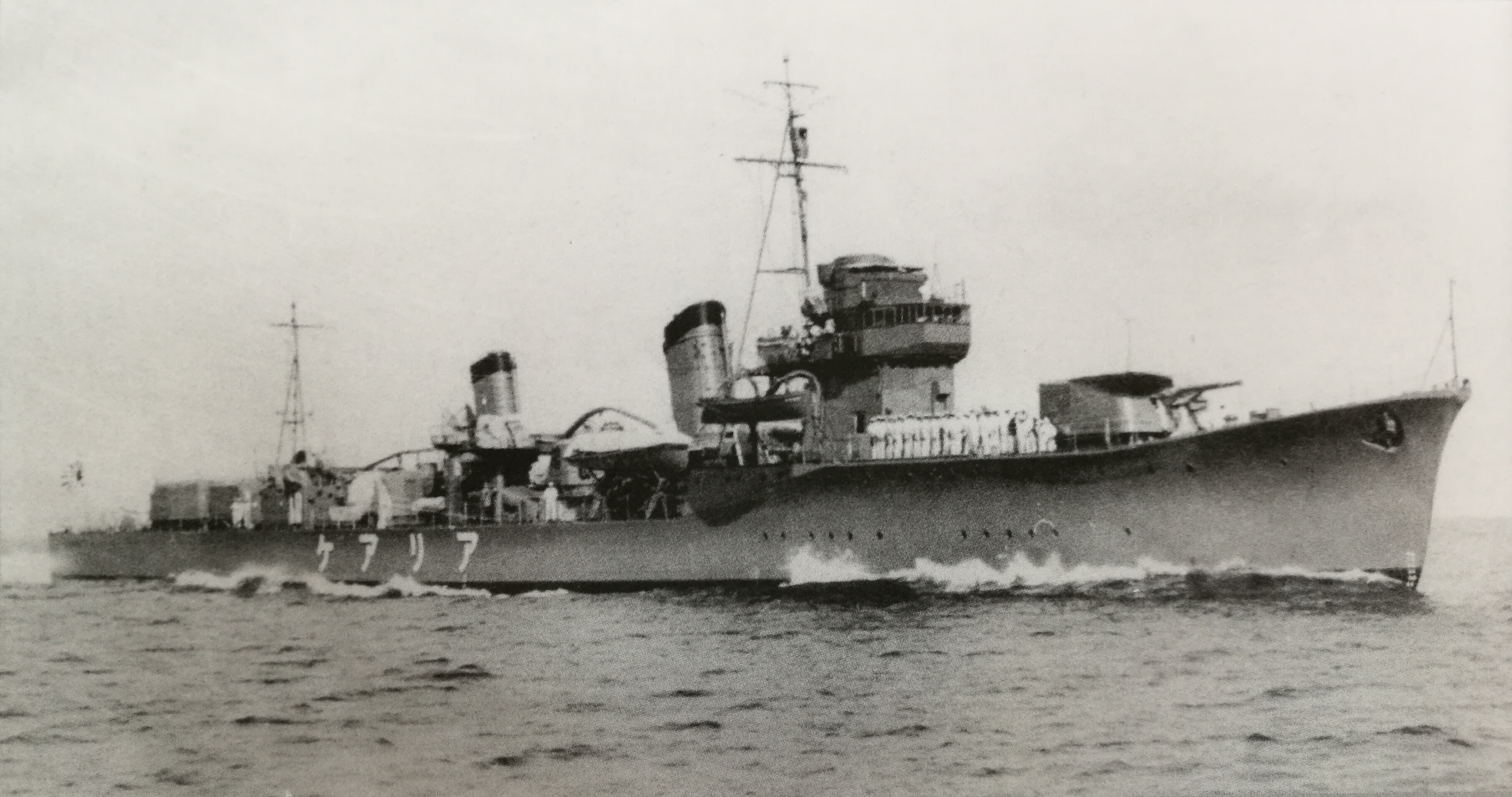 攝於1935年3月25日，在川崎造船廠完成後離開神戶港