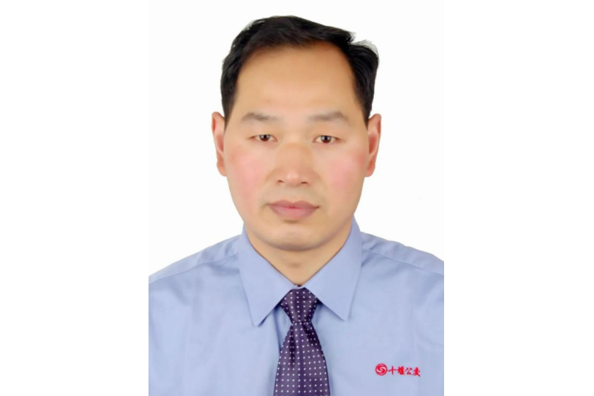 陳文超(十堰城市公交集團城市客運第三分公司修理工) 陳文超(十堰城市公交集團城市客運第三分公司修理工)