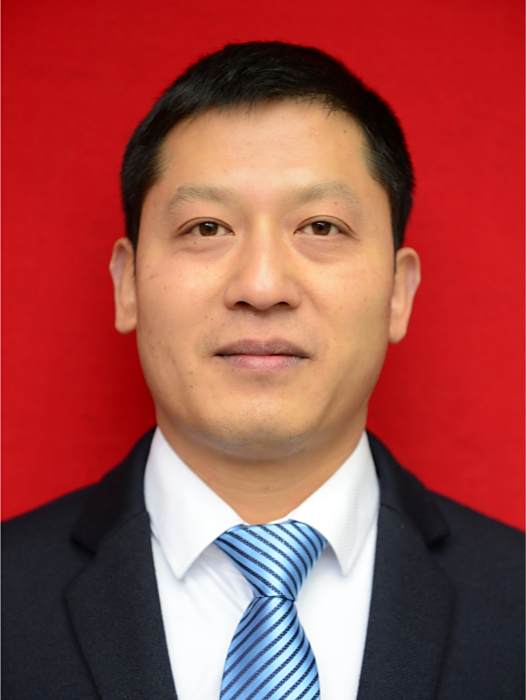 侯彬(四川省崇州市街子鎮黨委副書記、鎮長) 侯彬(四川省崇州市街子鎮黨委副書記、鎮長)