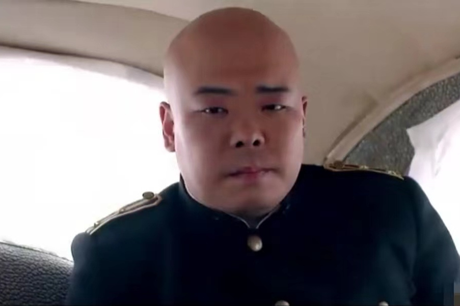 董興(諜戰懸疑劇《王大花的革命生涯》中的反派角色) 董興(諜戰懸疑劇《王大花的革命生涯》中的反派角色)