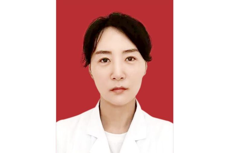 楊旭(鄭州建功銀屑病研究院副院長) 楊旭(鄭州建功銀屑病研究院副院長)