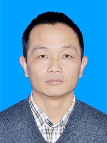張續(江蘇省新沂市建築業服務中心主任) 張續(江蘇省新沂市建築業服務中心主任)