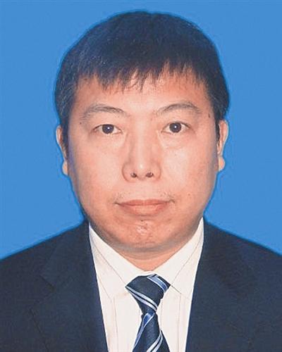閆德 閆德
