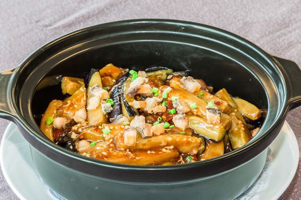 雞肉茄子煲 雞肉茄子煲