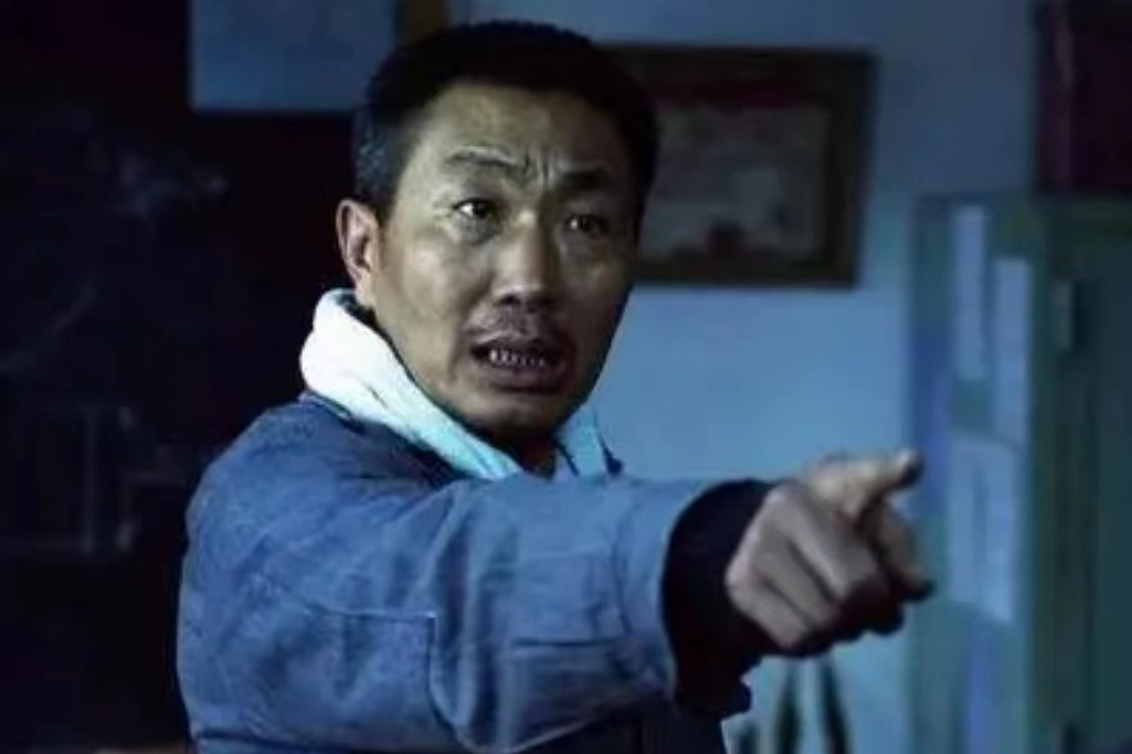 田有(懸疑劇《淘金谷》角色,由杜源飾演) 田有(懸疑劇《淘金谷》角色,由杜源飾演)