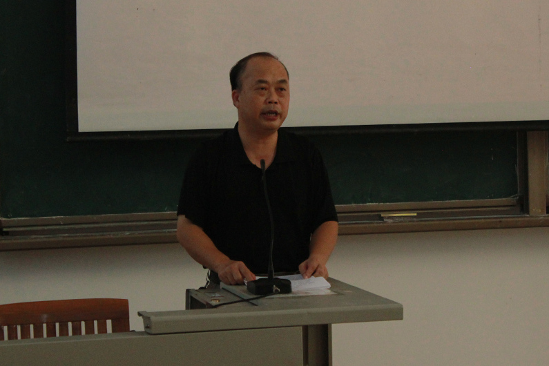 馮永君(廣西民族師範學院數理與電子信息工程學院黨委書記) 馮永君(廣西民族師範學院數理與電子信息工程學院黨委書記)