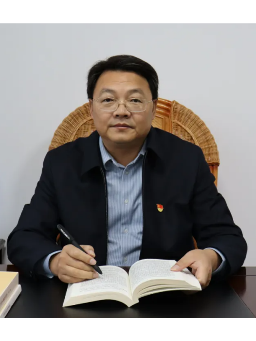 王榮福(江西省贛州市于都縣行政審批局黨組書記、局長) 王榮福(江西省贛州市于都縣行政審批局黨組書記、局長)