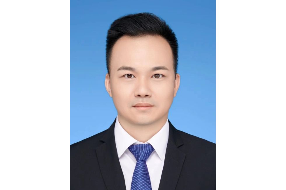 方堃(河北省承德市寬城滿族自治縣委常委、副縣長) 方堃(河北省承德市寬城滿族自治縣委常委、副縣長)