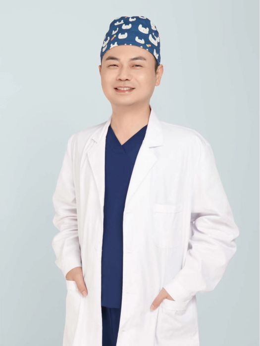 李志剛(上海安禾美閣醫療美容門診部醫師) 李志剛(上海安禾美閣醫療美容門診部醫師)