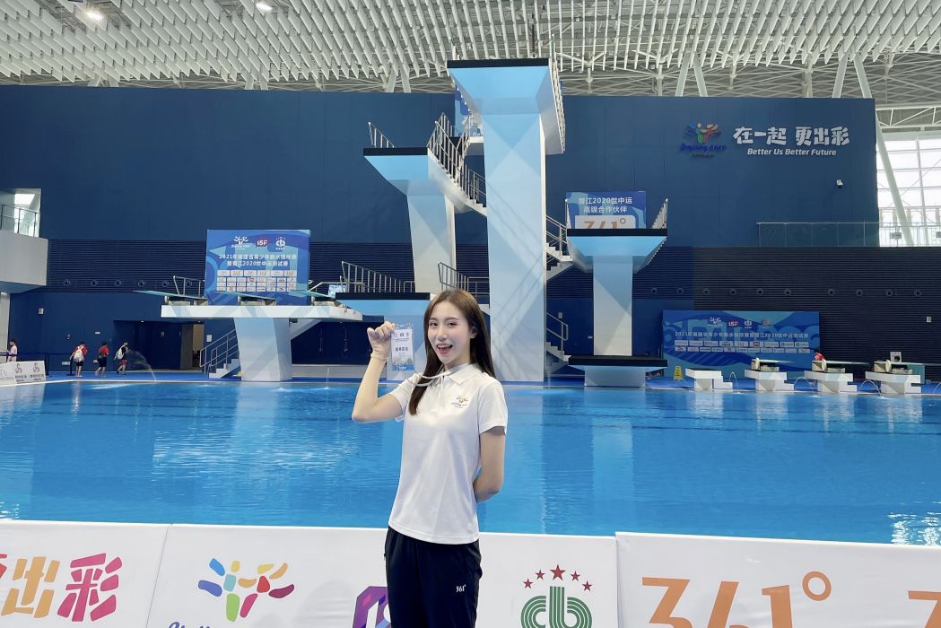 林鑫(中國跳水運動員、中國啦啦操運動員、中國藝術體操運動員) 林鑫(中國跳水運動員、中國啦啦操運動員、中國藝術體操運動員)