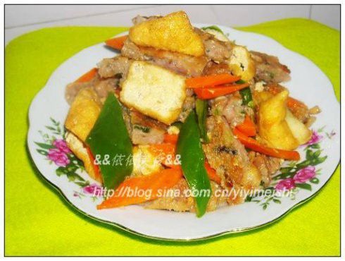 豆腐泡炒魚餅 豆腐泡炒魚餅