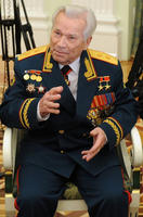 米哈伊爾·季莫費耶維奇·卡拉什尼科夫