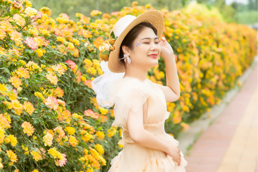 何青青(中國女演員) 何青青(中國女演員)