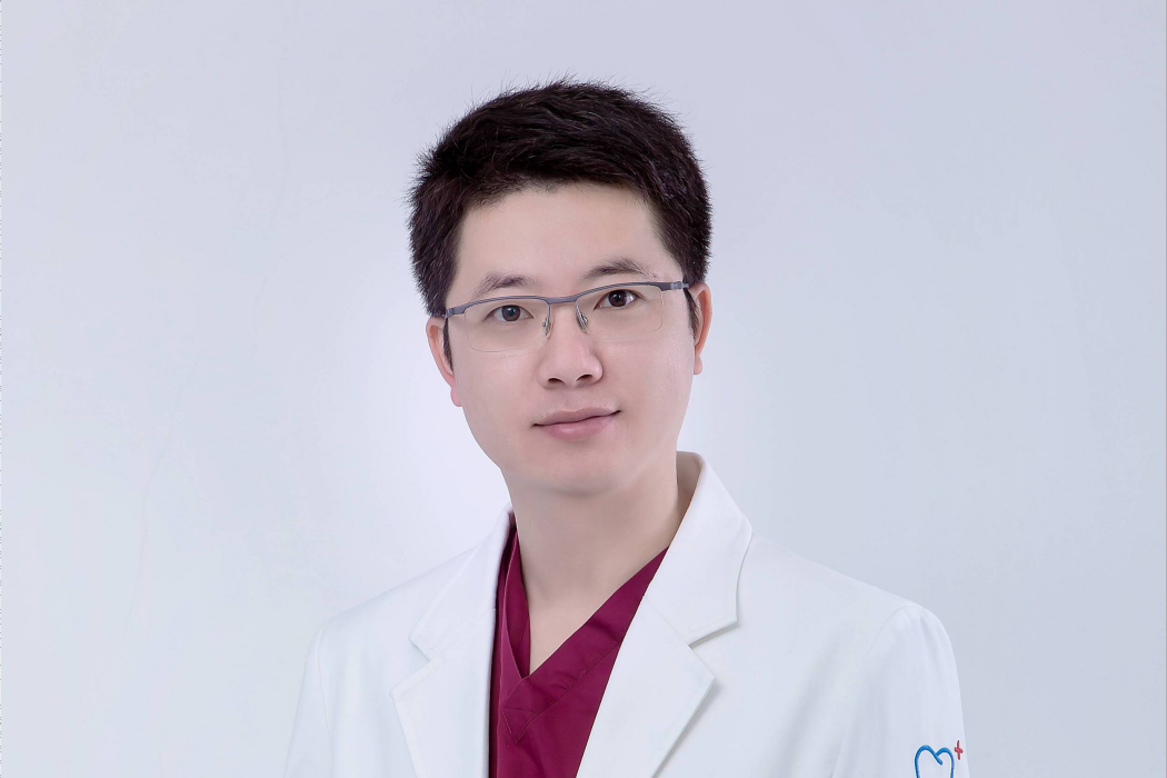 郭鑫(上海維佳康卡爾口腔門診部醫生) 郭鑫(上海維佳康卡爾口腔門診部醫生)