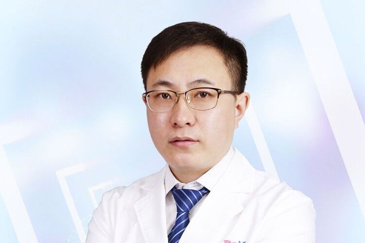 王宏偉(成都銅雀台醫學美容醫院執業醫師) 王宏偉(成都銅雀台醫學美容醫院執業醫師)