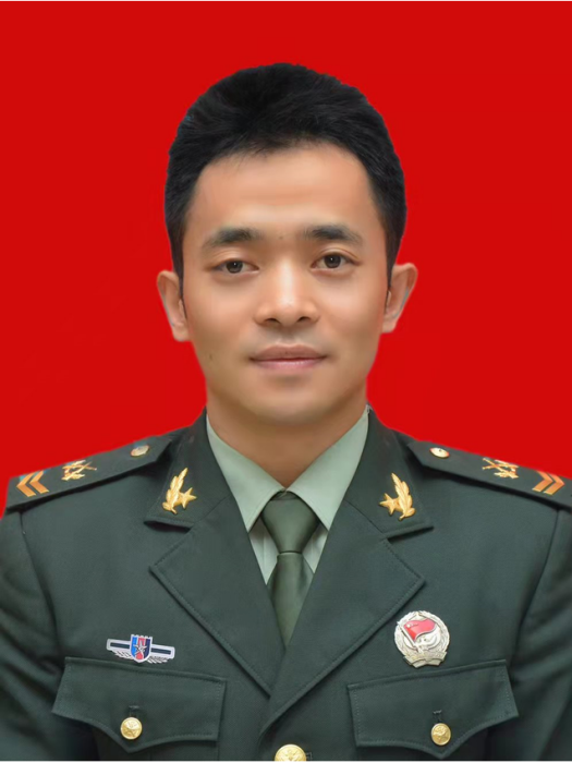 張昆(一等功獲得者、四川省軍區某部四級軍士長) 張昆(一等功獲得者、四川省軍區某部四級軍士長)