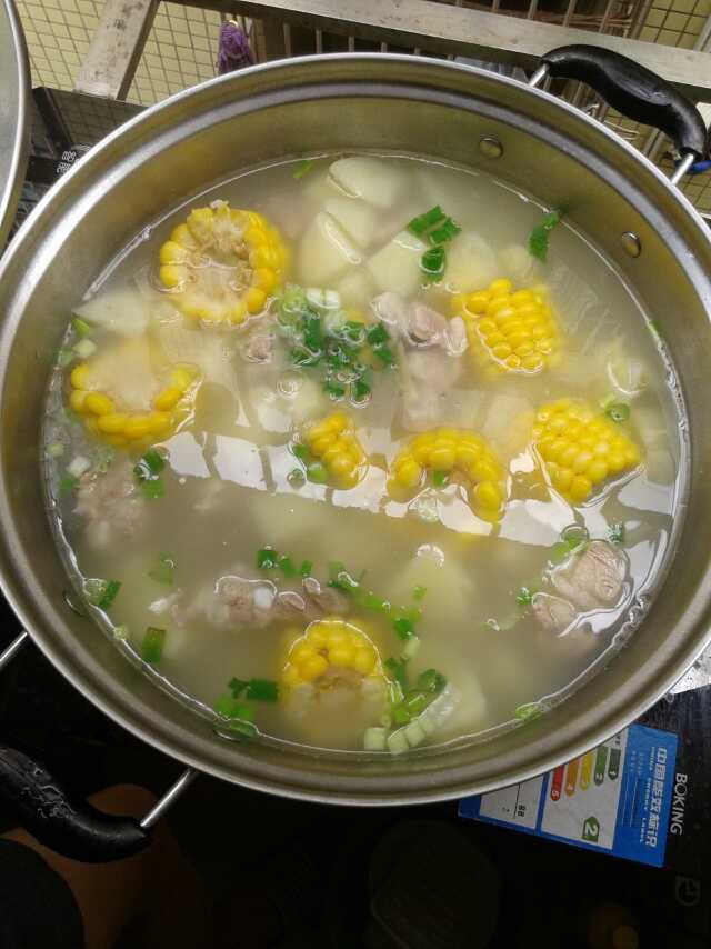 土豆玉米排骨湯