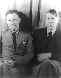 1939年，奧登（右）與衣修伍德。