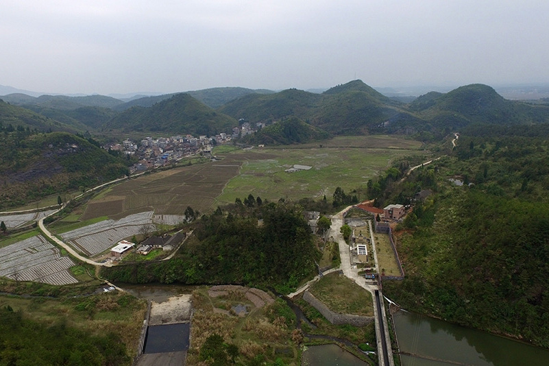 廊洞村 廊洞村