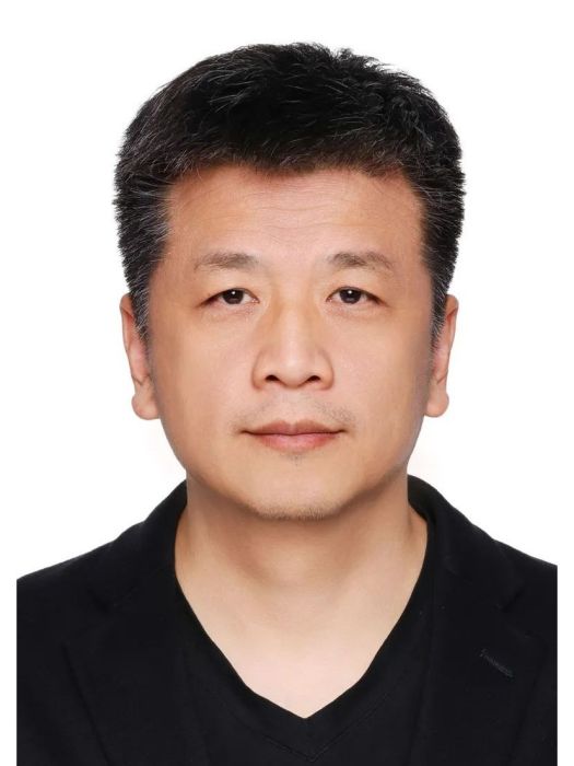 高騰(張江實驗室規劃與合作總監、上海新微技術研發中心有限公司首席戰略官、資深副總經理) 高騰(張江實驗室規劃與合作總監、上海新微技術研發中心有限公司首席戰略官、資深副總經理)