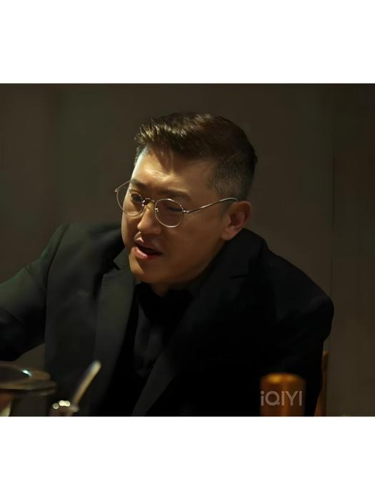 鄭光明(警匪動作電影《三叉戟》中的角色) 鄭光明(警匪動作電影《三叉戟》中的角色)