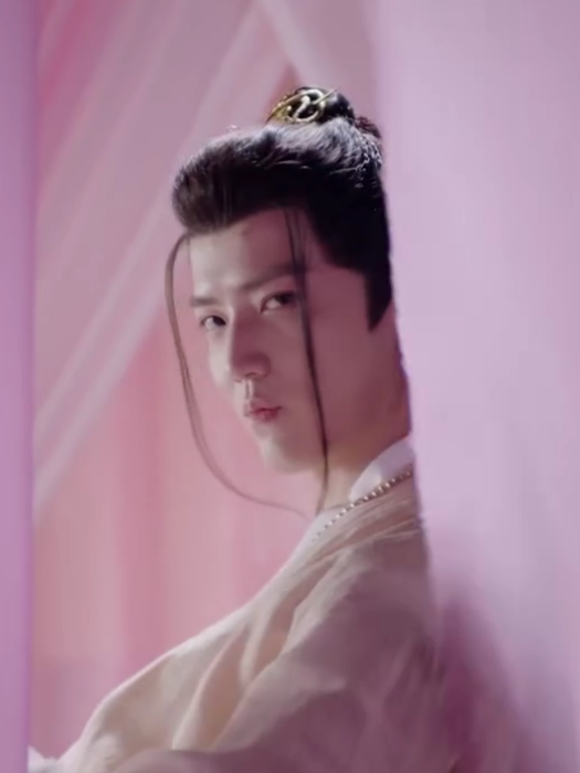 孫信(古代微短劇《晚晚類卿》中的角色) 孫信(古代微短劇《晚晚類卿》中的角色)