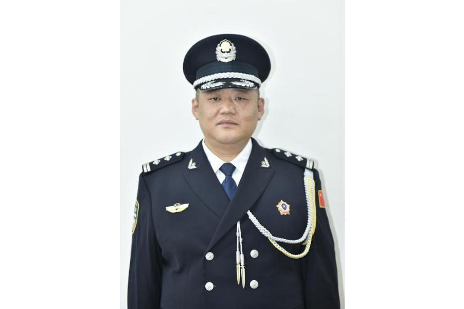 許偉(河北省保定市公安局交通警察支隊民警) 許偉(河北省保定市公安局交通警察支隊民警)