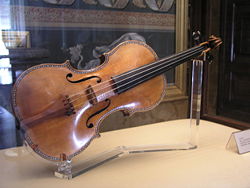 斯特拉迪瓦里製作的小提琴，馬德里王宮