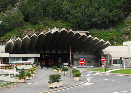 勃朗峰隧道在霞慕尼的入口(長11.6千米)