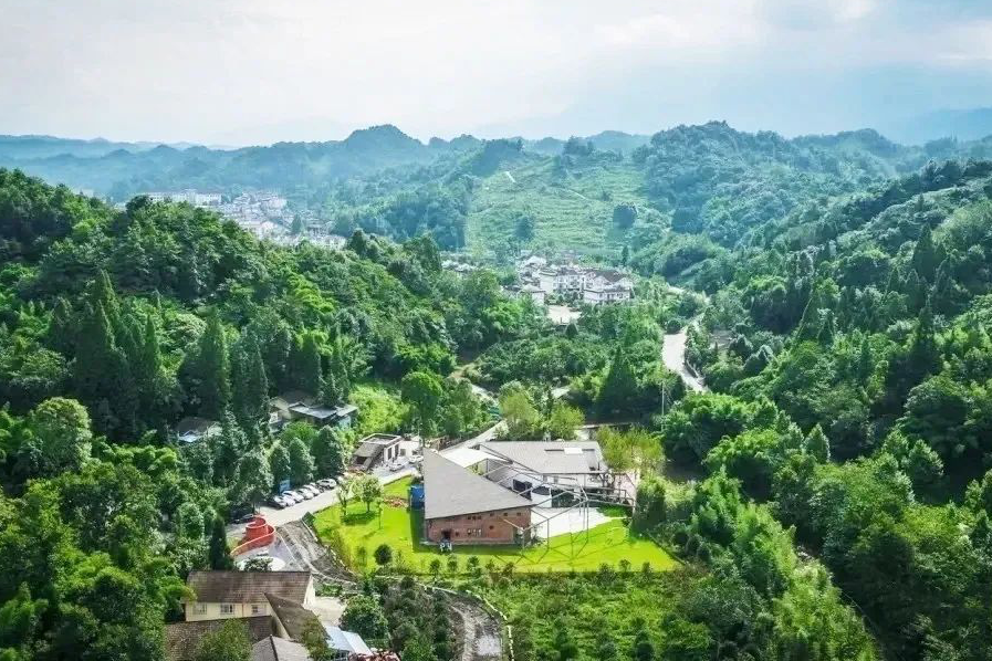 蟠龍村(四川彭州桂花鎮下轄村) 蟠龍村(四川彭州桂花鎮下轄村)