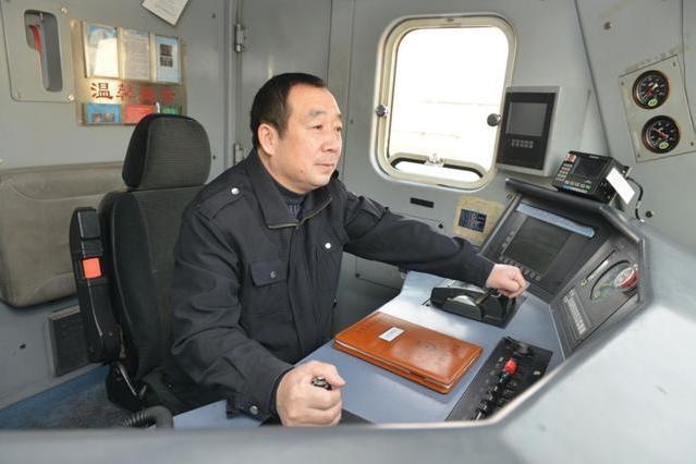 王廣偉(電力機車司機) 王廣偉(電力機車司機)