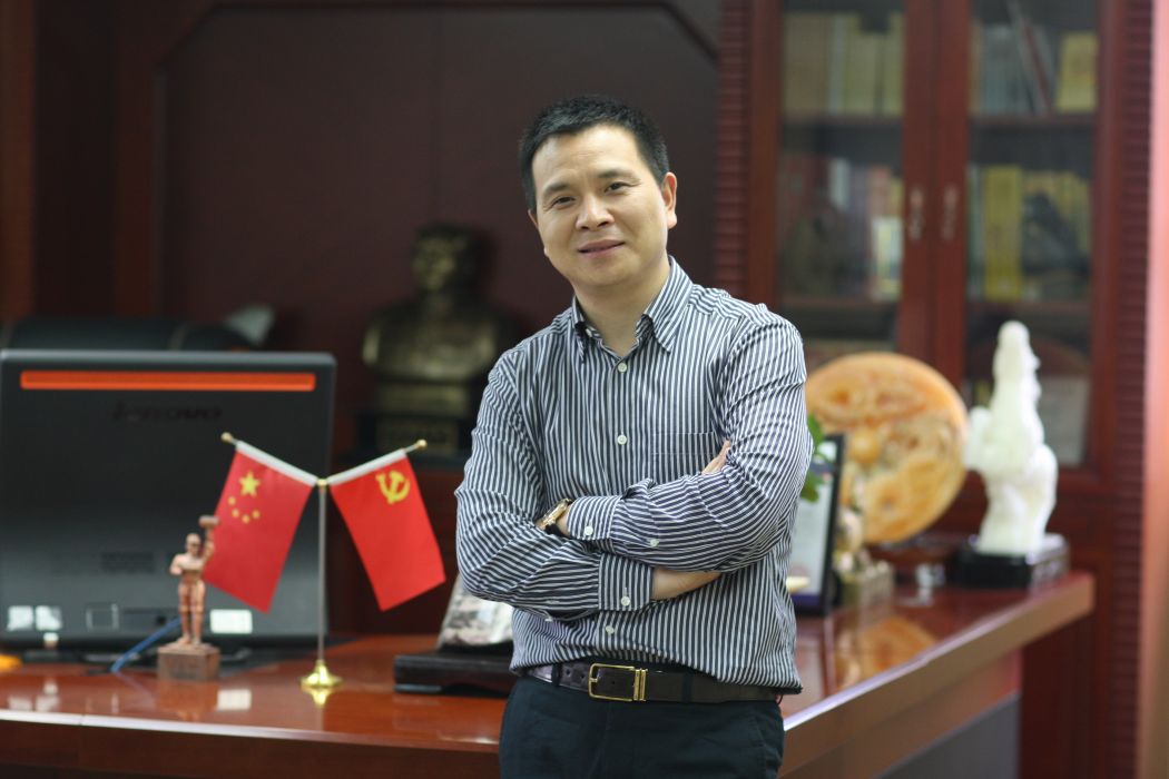 曹春林(德源集團董事長) 曹春林(德源集團董事長)