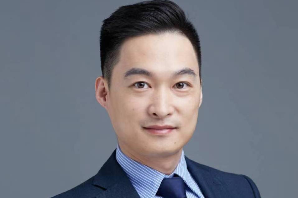 馮飛(中佳盛世文化產業集團創始人兼董事會主席) 馮飛(中佳盛世文化產業集團創始人兼董事會主席)