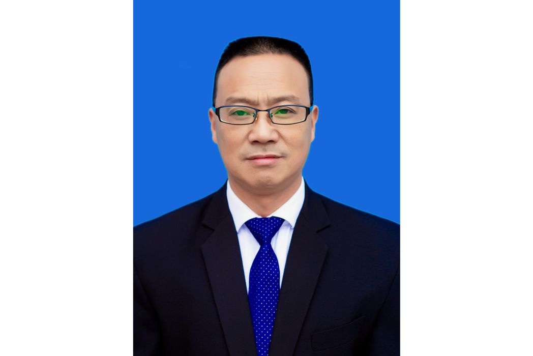 曾平(重慶市黔江區鄉村振興局黨組成員、副局長) 曾平(重慶市黔江區鄉村振興局黨組成員、副局長)