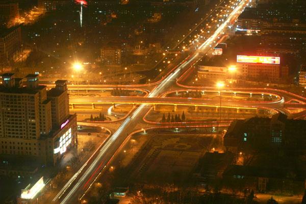 圖為天津市八里台立交橋夜景