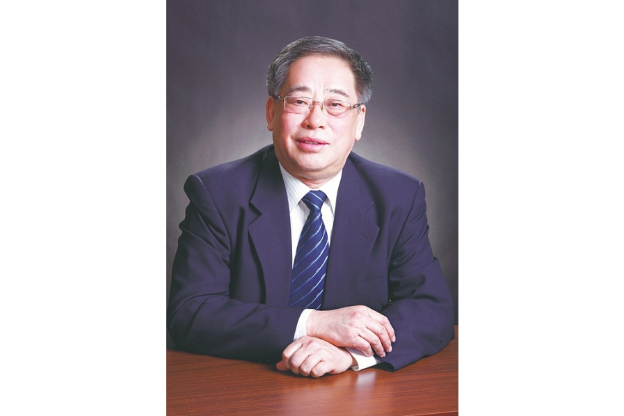 李興山(中共中央黨校原校委委員、原教育長) 李興山(中共中央黨校原校委委員、原教育長)
