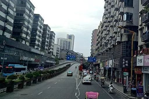 人民路(中國四川省南充市境內道路名) 人民路(中國四川省南充市境內道路名)