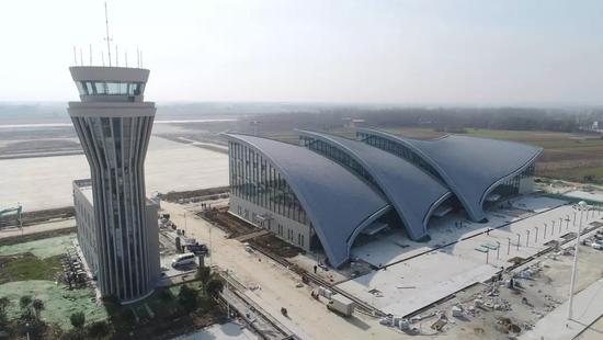 信陽明港機場航站樓